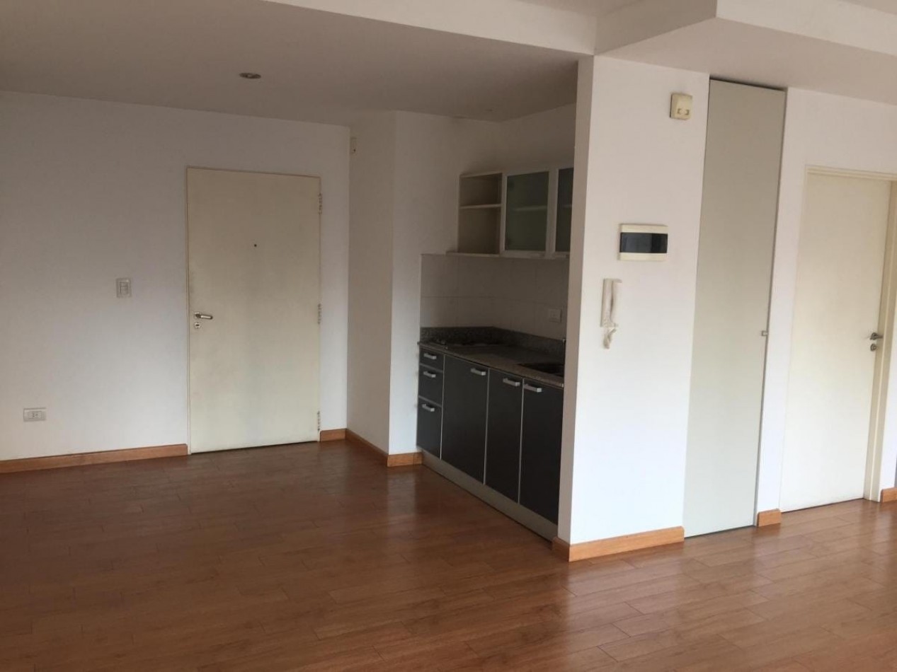 Alquiler. Villa Crespo. Amplio Monoambiente. Amenities. Balcon aterrazado