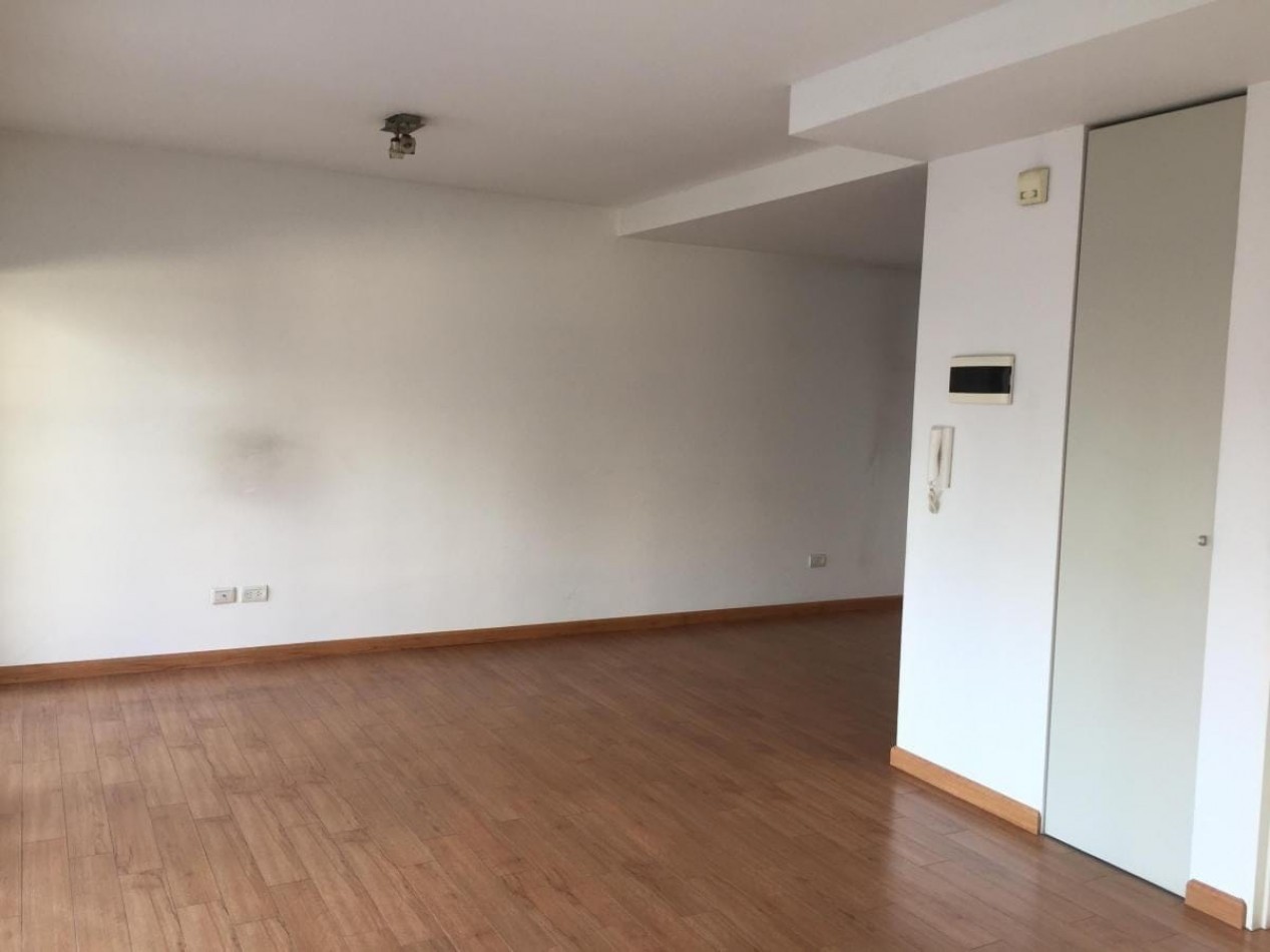 Alquiler. Villa Crespo. Amplio Monoambiente. Amenities. Balcon aterrazado