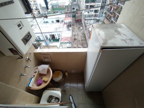 Muy buen departamento con vista abierta, y seguridad 24 hs. Bajas expensas. 