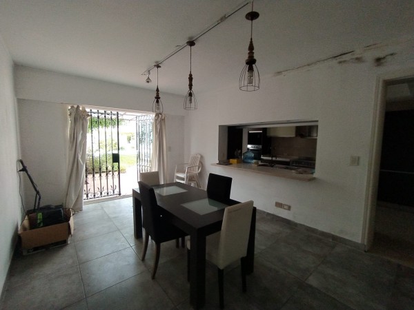 Importante casa en venta. Ideal vivienda familiar o uso comercial.