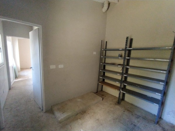 Importante casa en venta. Ideal vivienda familiar o uso comercial.