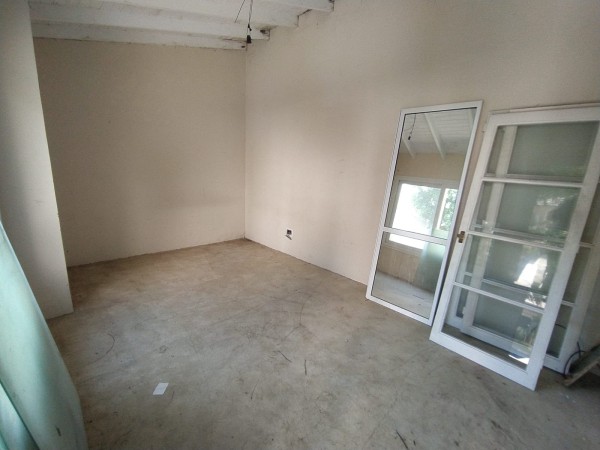 Importante casa en venta. Ideal vivienda familiar o uso comercial.