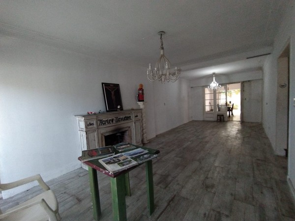 Importante casa en venta. Ideal vivienda familiar o uso comercial.