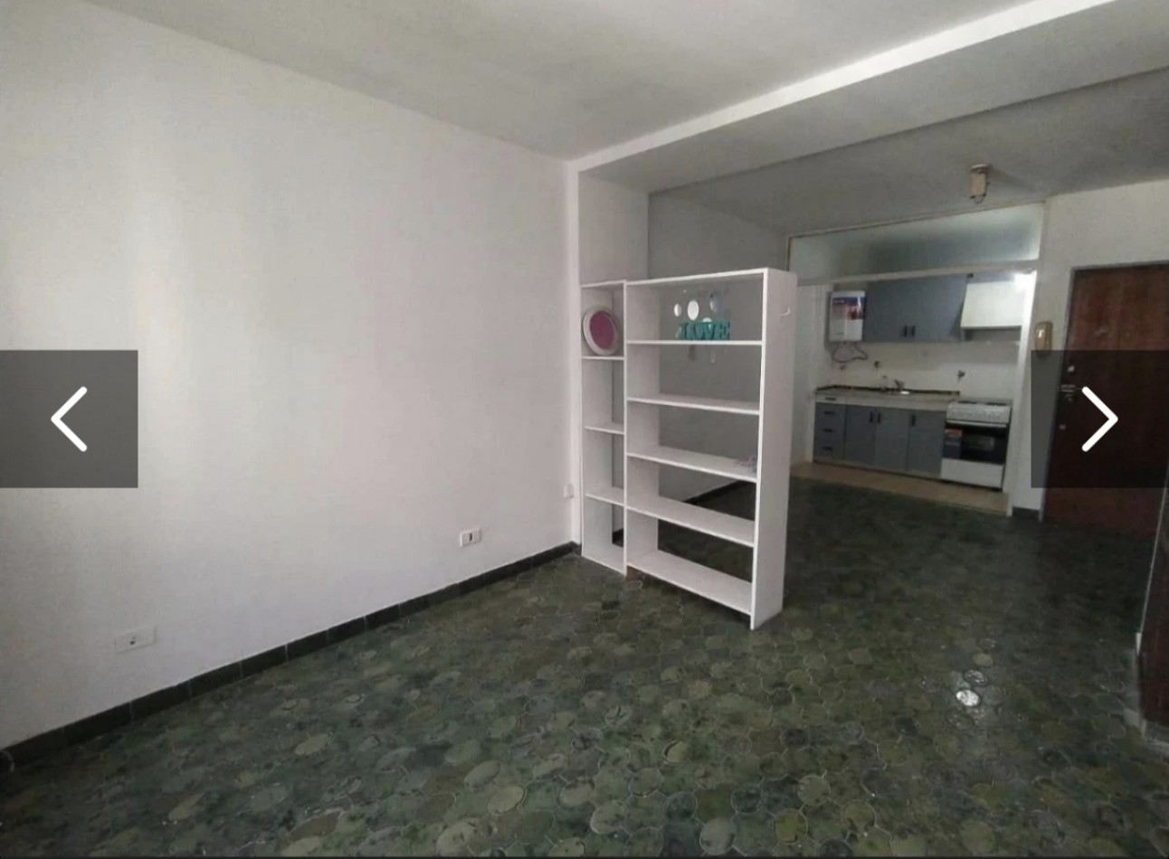 Recoleta. En venta. Monoambiente amplio. Luminoso. Bajas expensas