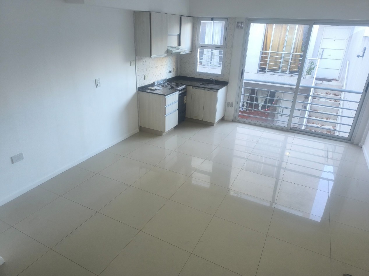 PH en venta. Villa Urquiza. Terraza propia. Sin expensas