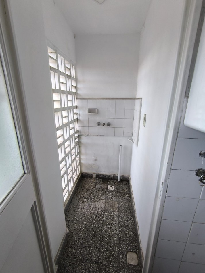 Departamento en alquiler. Palermo. Piso Alto, super luminoso con vista a la Ciudad. Bajas expensas. ¿Algo mas?