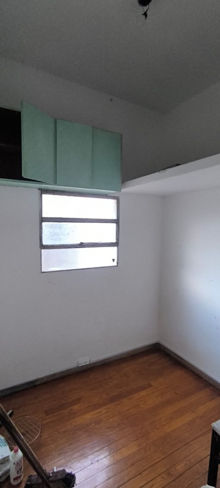 Balvanera. Departamento en Alquiler. 4 Ambientes y dependencia. Muy Luminoso + Balcon. 