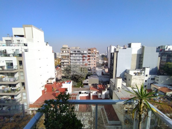 Alquiler al frente, dos ambientes con Balcón, edificio con amenities