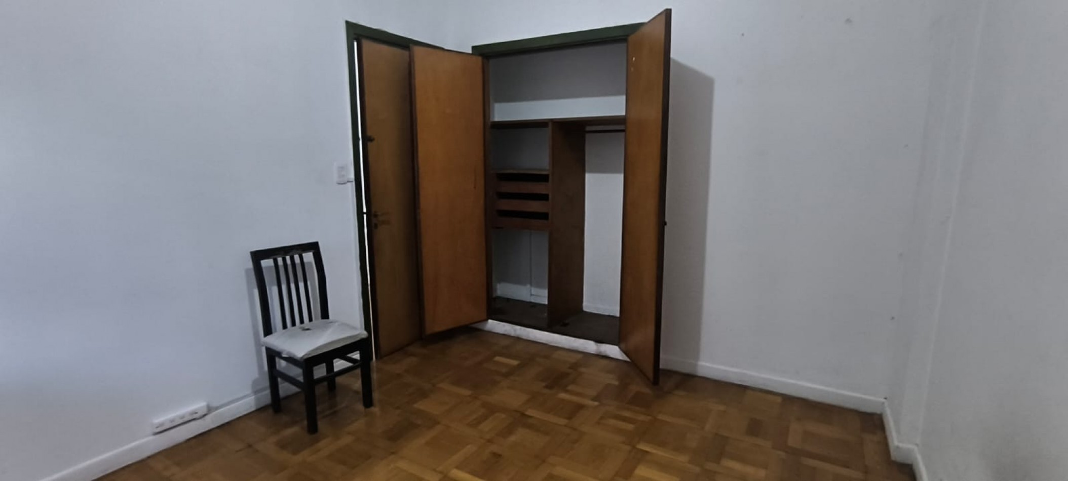 Once Departamento en Alquiler. 4 Ambientes y dependencia. Muy Luminoso + Balcon. 